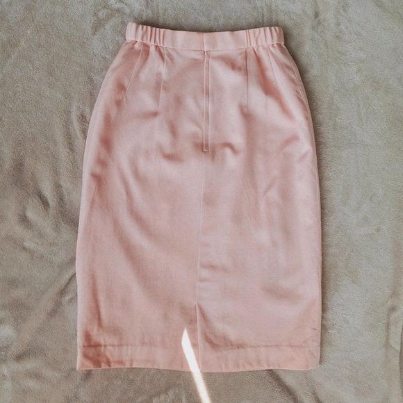 Reonoble 1975 (Japanese brand) elegant faux pleated pastel pencil skirt🍨 - Picture 2 of 4